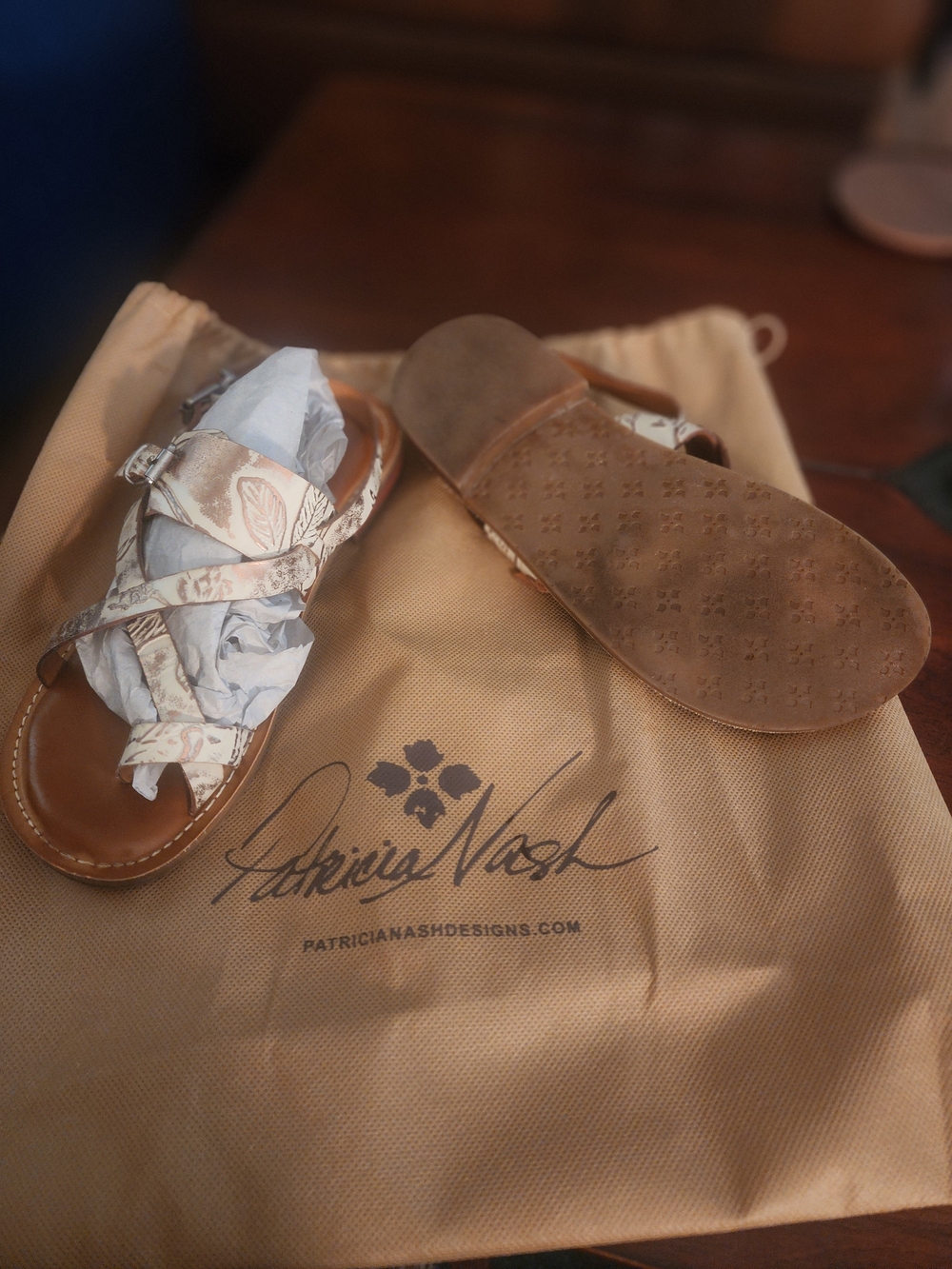Patricia Nash Floral Leather Strappy Sandals in Cream and Tan. - Picture 2 of 2